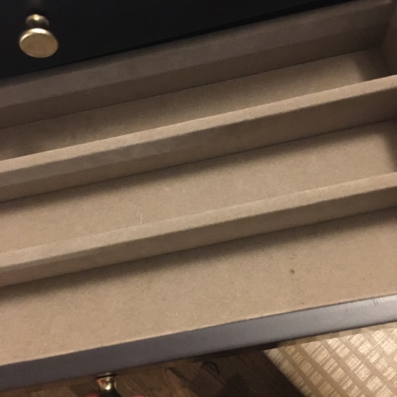 Wooden Jewlery Box - Picture 2 of 4